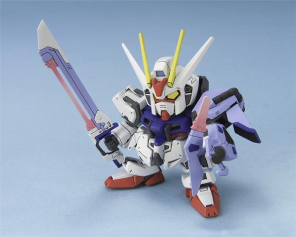 SD BB Senshi Strike Gundam w/ Striker Weapon System