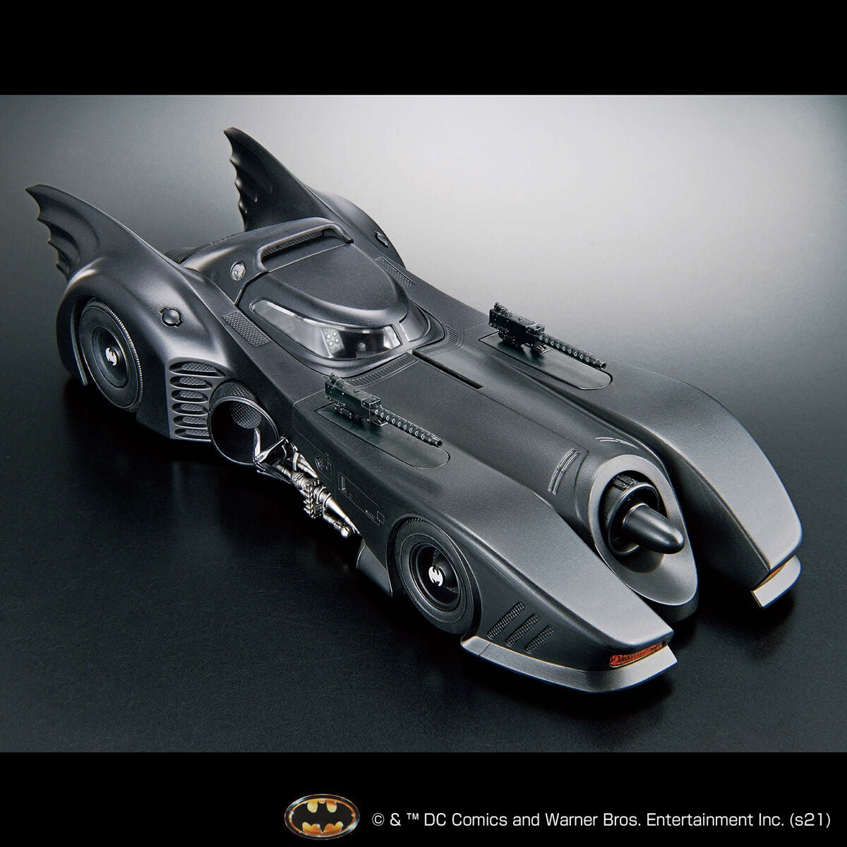 1/35 Scale Batmobile (Tim Burton "Batman" 1989 Version) Model Kit